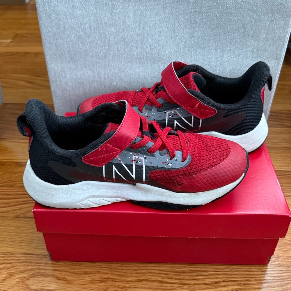 Little Kids New Balance Sneakers - Size 3 Wide - Picture 4 of 8